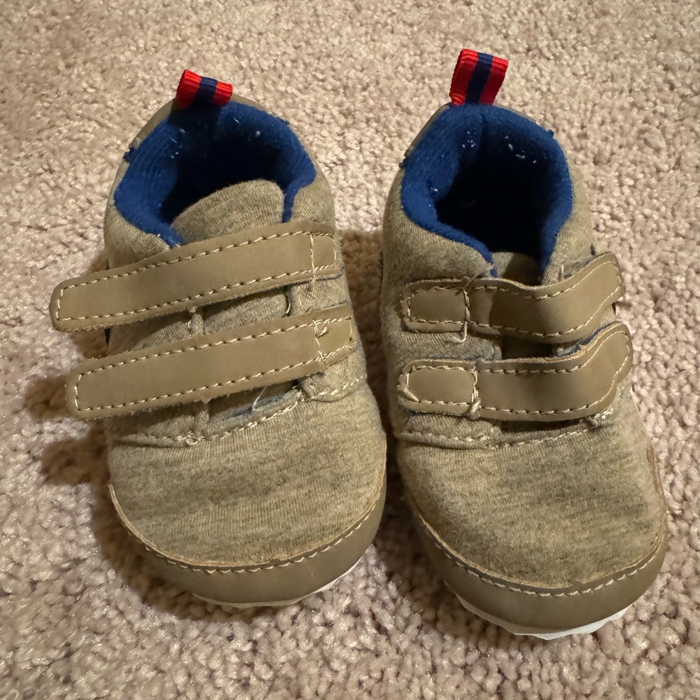 Carter’s baby sneakers, 3 to 6 months. GREAT condition!